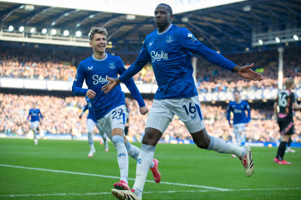 姆巴佩與阿 姆巴佩與阿